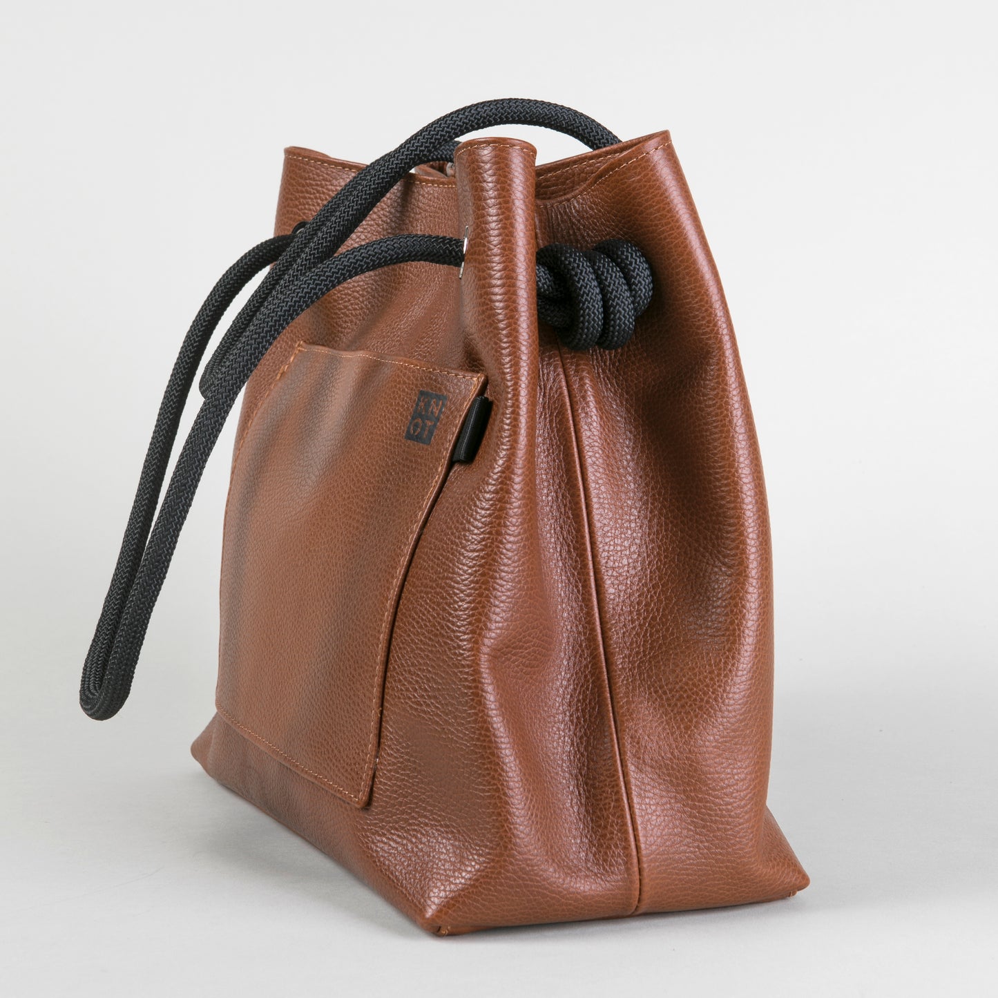 TEENKNOT / Totebag / Tabaco / Negro