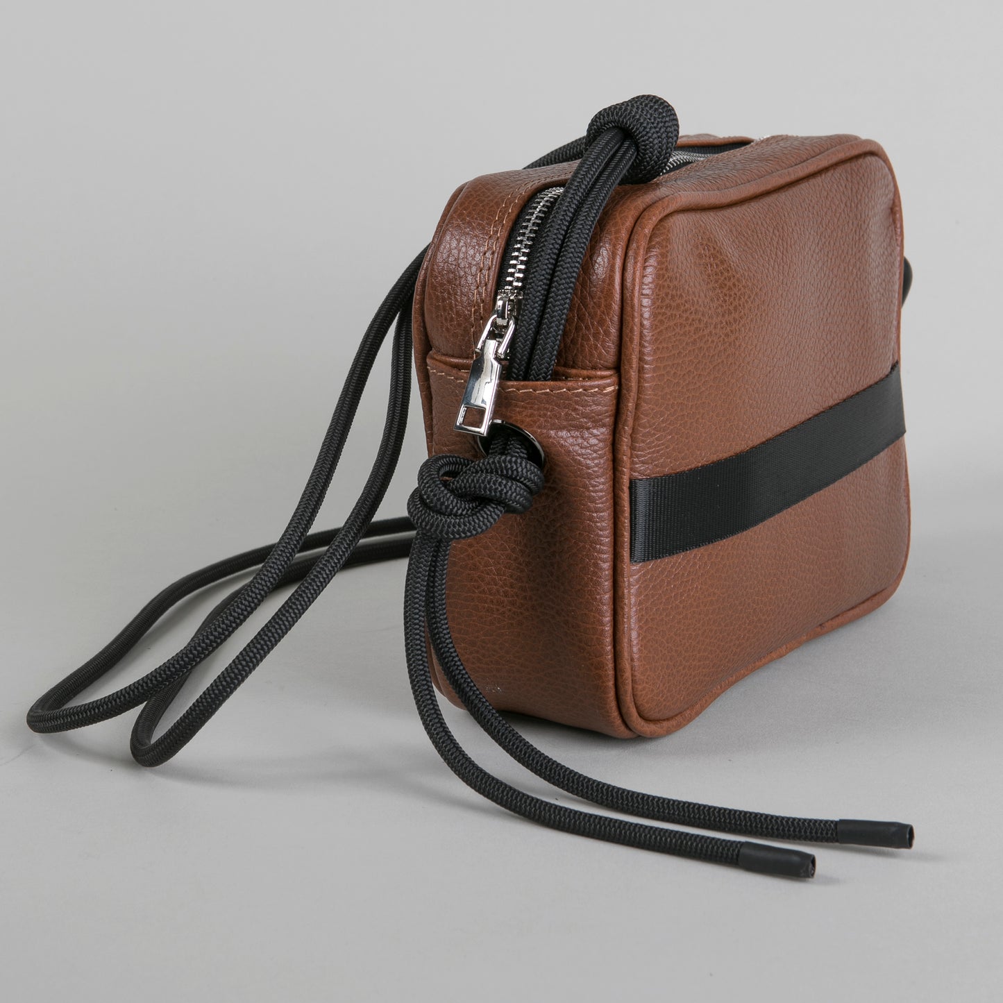 MINIKNOT / Bandolera / Tabaco / Negro