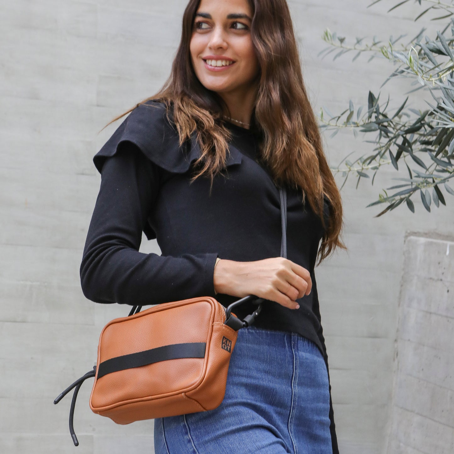 MINIKNOT / Bandolera / Camel / Negro