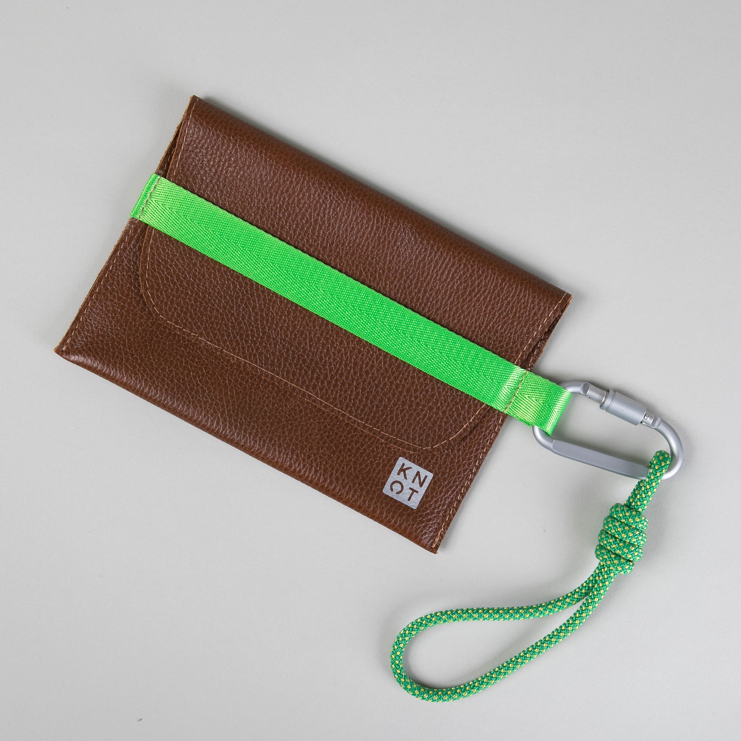 HANDKNOT / Sobre / Tabaco / Verde