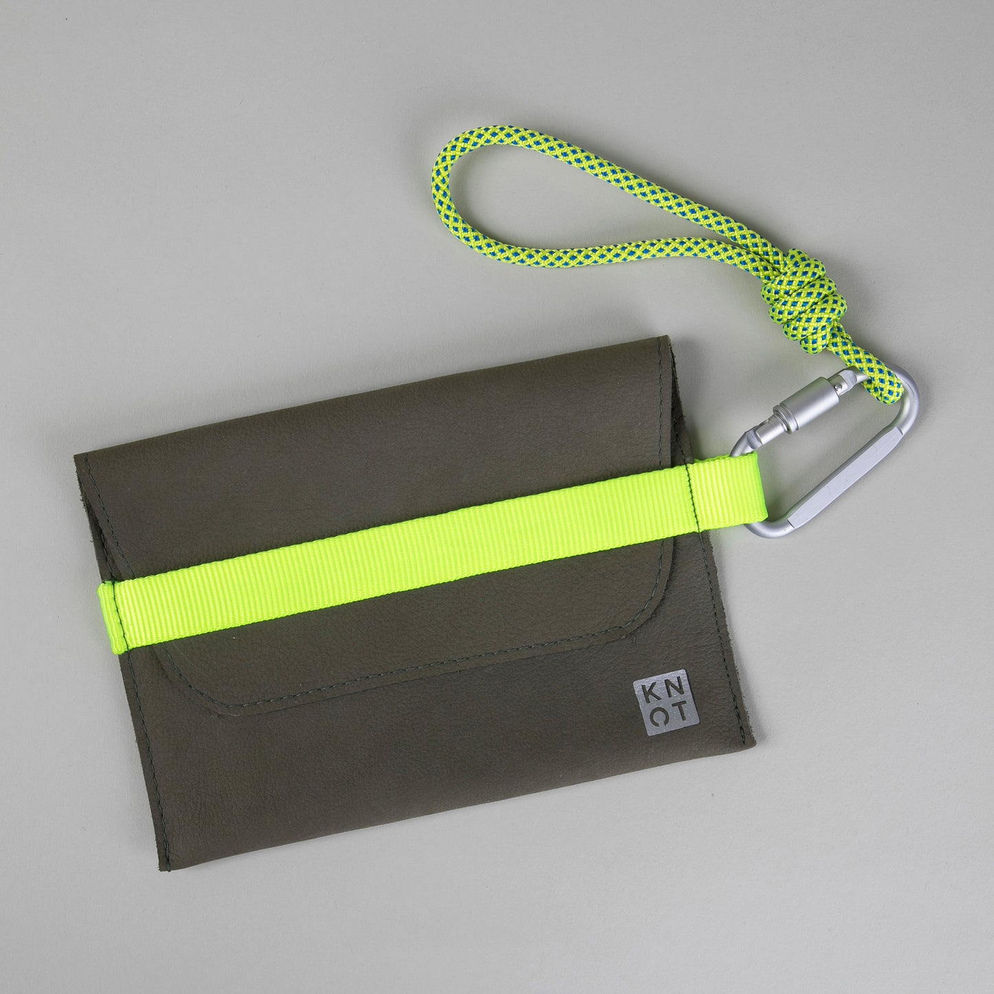 HANDKNOT / Sobre / Verde Militar / Amarillo Neón