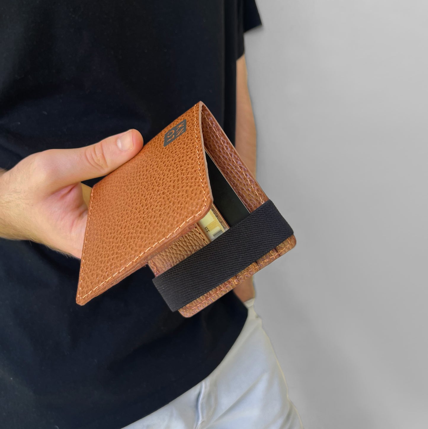 PAYKNOT / Billetera chica / Tabaco / Negro