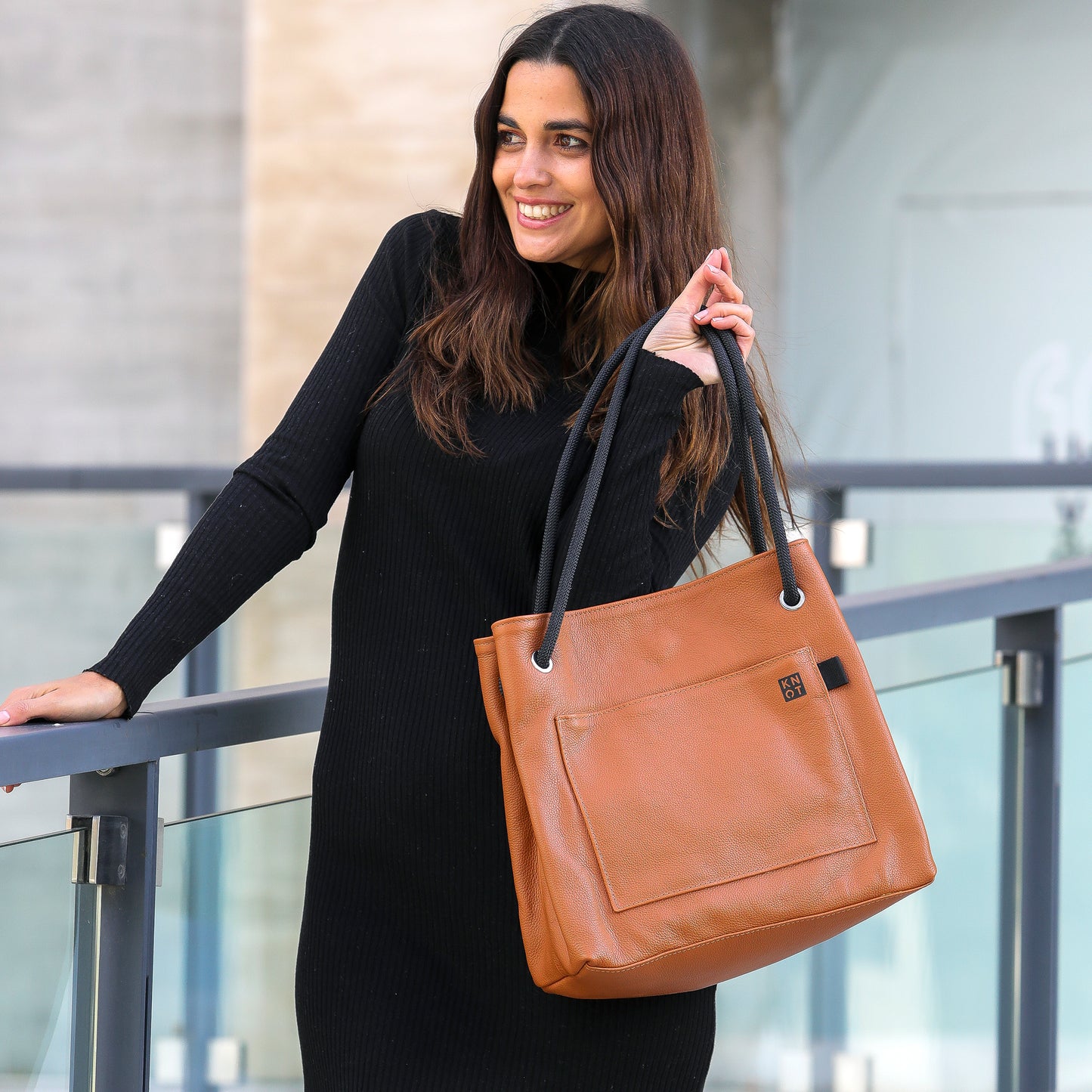 TEENKNOT / Totebag / Camel / Negro