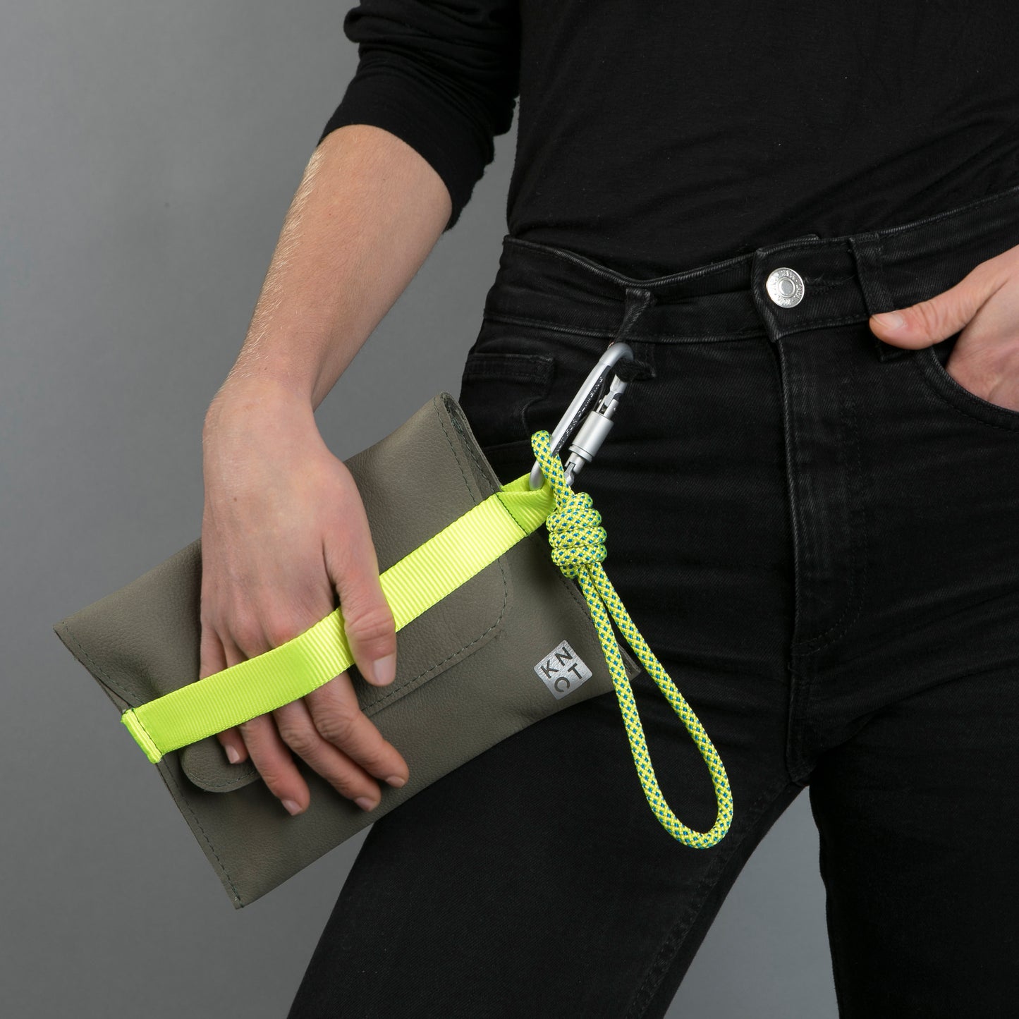 HANDKNOT / Sobre / Verde Militar / Amarillo Neón