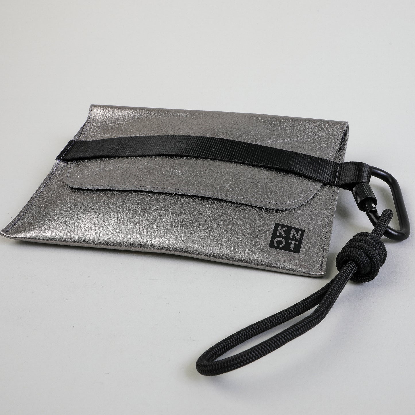 HANDKNOT / Sobre / Plateado / Negro