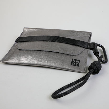 HANDKNOT / Sobre / Plateado / Negro