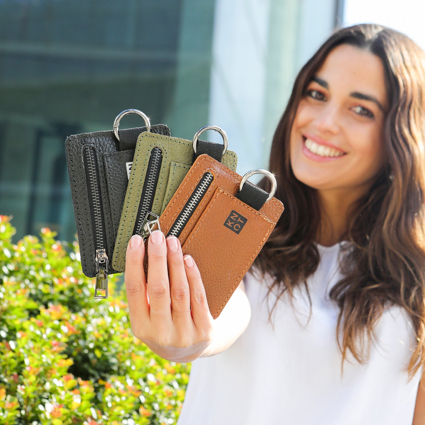 BASIKNOT / Tarjetero-monedero / Camel / Negro